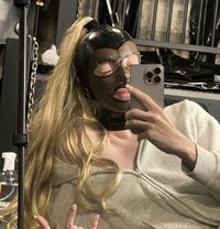 Mistress Laurie - escort in Paris