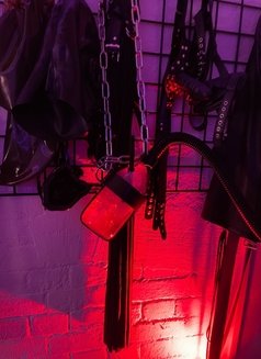 Mistress May - Dominadora in Amsterdam Photo 8 of 8