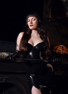 Mistress May - dominatrix in Amsterdam Photo 2 of 8