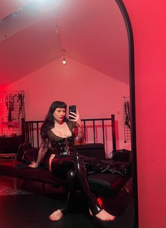 Mistress May - dominatrix in Luxembourg Photo 4 of 10