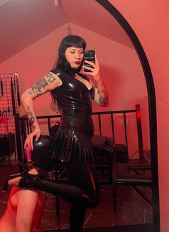 Mistress May - dominatrix in Luxembourg Photo 8 of 10