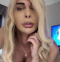 Mistress Mia - Transsexual escort in London, Ontario