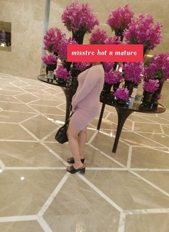 Mistress Milf daisy cam & meet in outcal - escort in New Delhi Photo 21 of 22