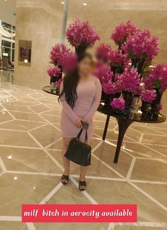 Mistress Milf daisy cam & meet in outcal - escort in New Delhi Photo 22 of 22