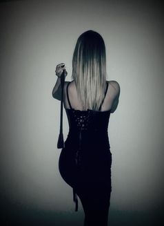 Mistress Mina - dominatrix in Kitchener Photo 1 of 1