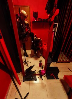 Mistress Mishelle - Dominadora in Tel Aviv Photo 28 of 28