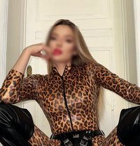 Mistress Molly - Dominadora in Düsseldorf