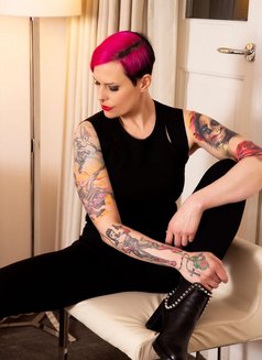 Mistress Natalie - dominatrix in Paris Photo 1 of 9