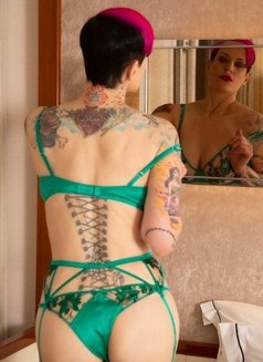 Mistress Natalie - dominatrix in Thessaloniki Photo 1 of 9