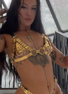 Mistress Naya – the Muscle Queen - dominatrix in Zürich Photo 3 of 10