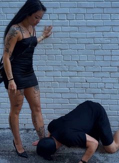 Mistress Naya – the Muscle Queen - dominatrix in Zürich Photo 4 of 10