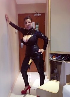 Mistress Nel - dominatrix in Makati City Photo 6 of 19