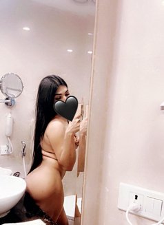 Mistress Nia - Transsexual escort in Noida Photo 8 of 14