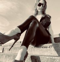 Mistress O - Dominadora in Berlin