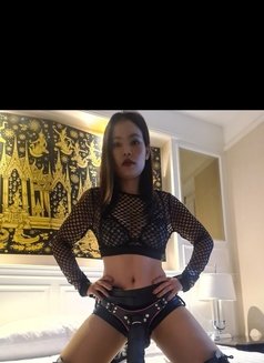 Mistress Pai Ling - dominatrix in Bangkok Photo 8 of 8