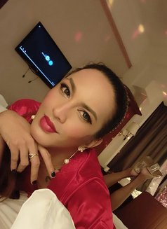 Mistress QUEEN ASIA TOP ESCORT - Transsexual escort in Hong Kong Photo 21 of 30