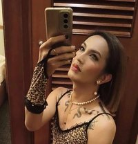 Mistress QUEEN ASIA TOP ESCORT - Transsexual escort in Hong Kong Photo 25 of 30