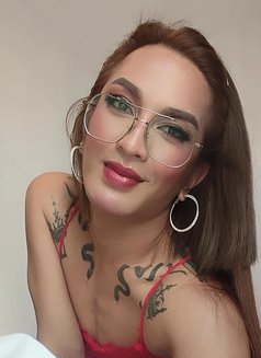 Mistress QUEEN ASIA TOP ESCORT - Transsexual escort in Hong Kong Photo 24 of 30