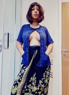 Mistress Raya Sensual Dom & Erotic Massa - Dominadora in London Photo 7 of 8