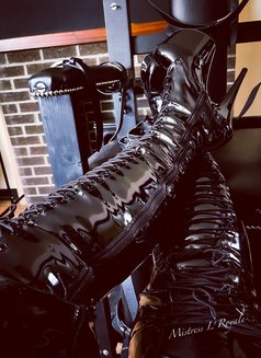 Mistress Royale - Dominadora in Monaco Photo 8 of 22