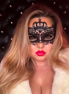 Mistress Royale - Dominadora in Monaco Photo 23 of 23