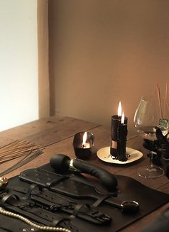 Mistress Samantha's Velvet Chamber - dominatrix in Abu Dhabi Photo 5 of 12