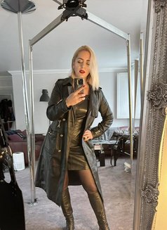 Mistress Sandra - dominatrix in Vienna Photo 5 of 10
