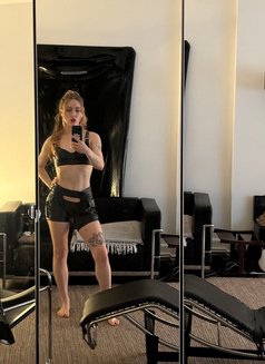 Mistress Sarah - Dominadora in Da Nang Photo 4 of 6