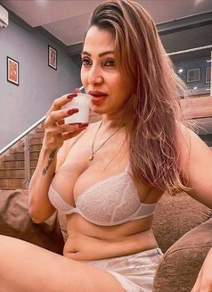 Mistress Shemale - Acompañantes transexual in New Delhi Photo 2 of 14