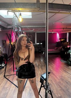 Mistress Sloane - dominatrix in Bratislava Photo 8 of 12