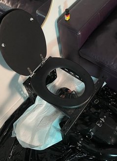 Mistress Sloane - dominatrix in Bucharest Photo 8 of 12