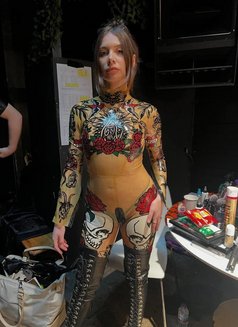 Mistress Sloane - dominatrix in Geneva Photo 1 of 13