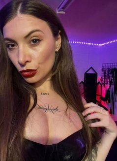 Mistress Sloane - dominatrix in Madrid Photo 8 of 11