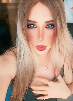 Mistress Tati - Transsexual escort in Beirut Photo 1 of 18