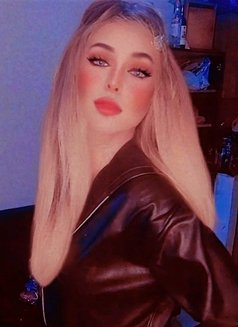 Mistress Tati - Transsexual escort in Beirut Photo 13 of 18