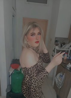 Mistress Tati - Transsexual escort in Beirut Photo 8 of 25
