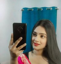 Online session with cute shemale - Transsexual escort in Mumbai