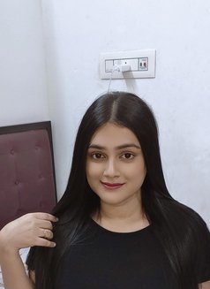 Online session with cute shemale - Transsexual escort in Mumbai Photo 7 of 8