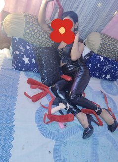 Mistress Vanessa 7 inch dick Cam N Meet - Acompañantes transexual in New Delhi Photo 5 of 7