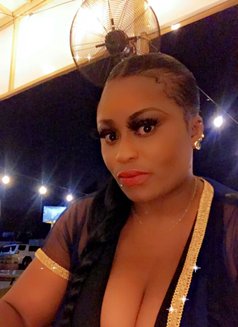 Mistress Vina - puta in Accra Photo 1 of 5
