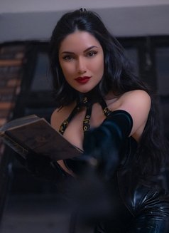 MISTRESS VIXEN NOIR - BDSM - dominatrix in Berlin Photo 16 of 18