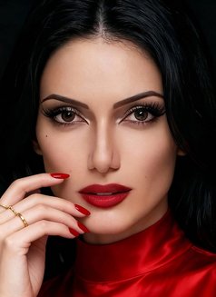 MISTRESS VIXEN NOIR - BDSM - Dominadora in Berlin Photo 1 of 29