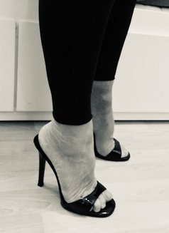 Mistress Worship - dominatrix in Manchester Photo 3 of 5