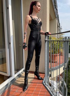 Mistress Yuna - dominatrix in Thessaloniki Photo 6 of 11
