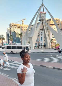 Mitchell - puta in Dubai Photo 1 of 3