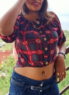 Mitrablr - puta in Bangalore Photo 2 of 2