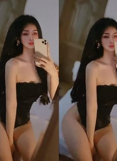 Miumiu19xxxx - Dominadora transexual in Kuala Lumpur Photo 2 of 3