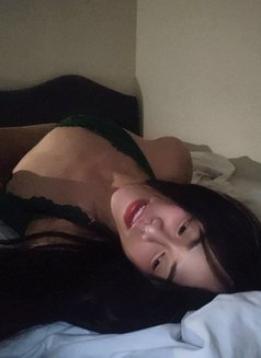 Mix MCQUEEN Best girlfriend experience - Acompañantes transexual in Dubai Photo 12 of 14