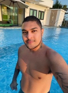 Mixed Arab Tony Xxl - Acompañantes masculino in Manila Photo 1 of 7