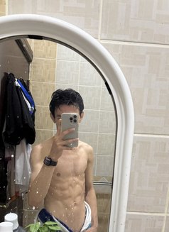 Mixed 🇦🇺/ 🇵🇭 - Male escort in Riyadh Photo 9 of 11